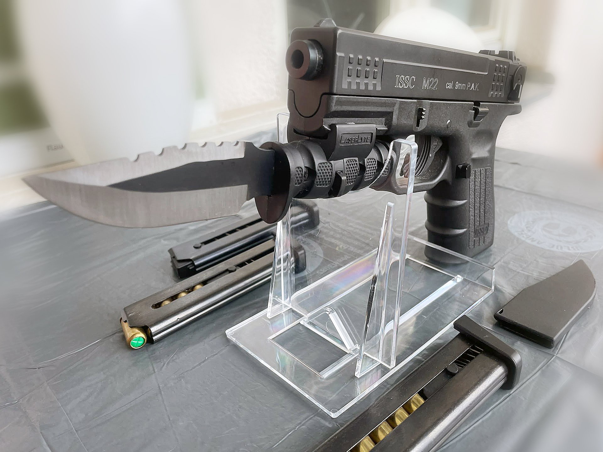ISSC M22-9 wie "Glock 19" 9mm P.A.K. brüniert mit original KA-BAR Messer – Bild 3