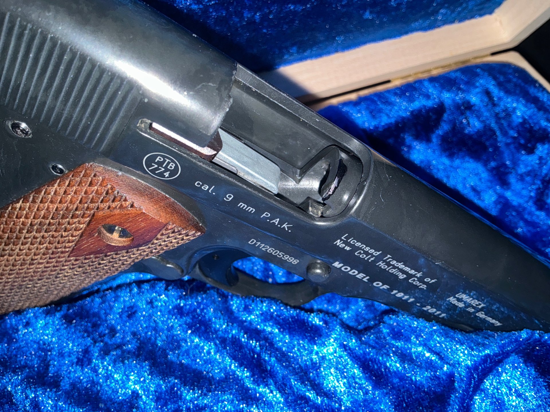 COLT ODEL OF 1911- 2011 – Bild 4
