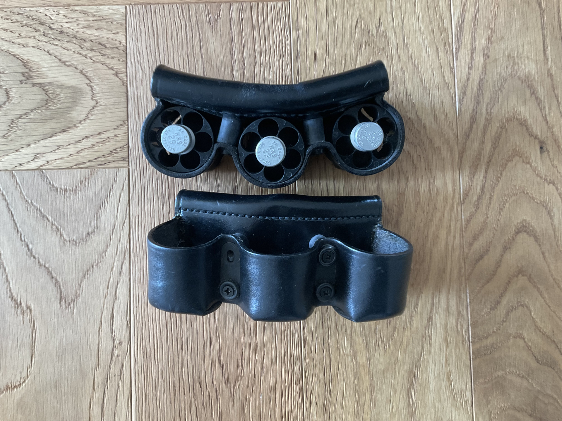 2x Holster plus 3x Speedloader nur N-Frame .44 Magnum – Bild 1