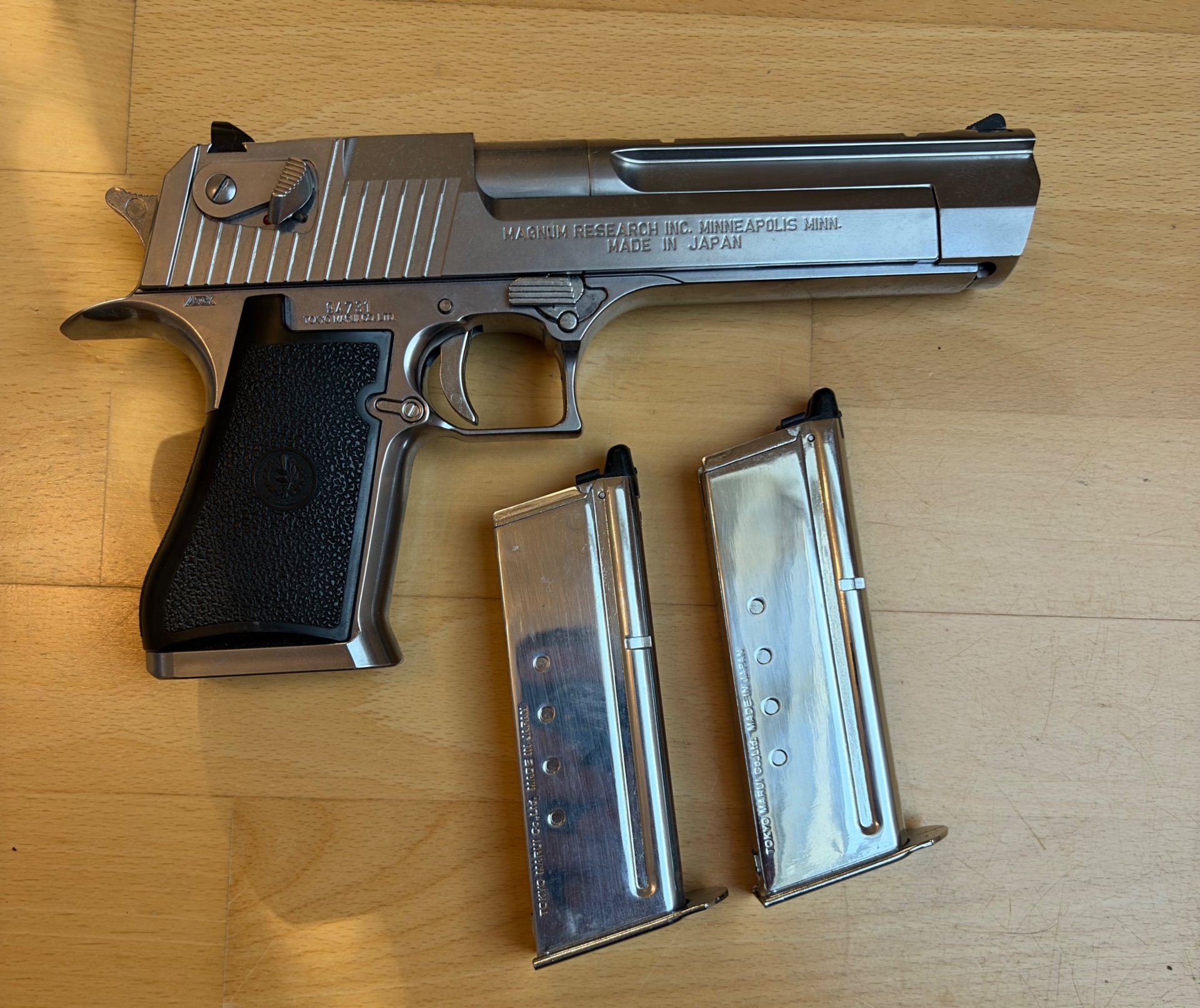 Tokyo Marui Desert Eagle .50AE GBB (Silver / Chrome) + 2 Magazine | F-Zeichen & GSG Import – Bild 2