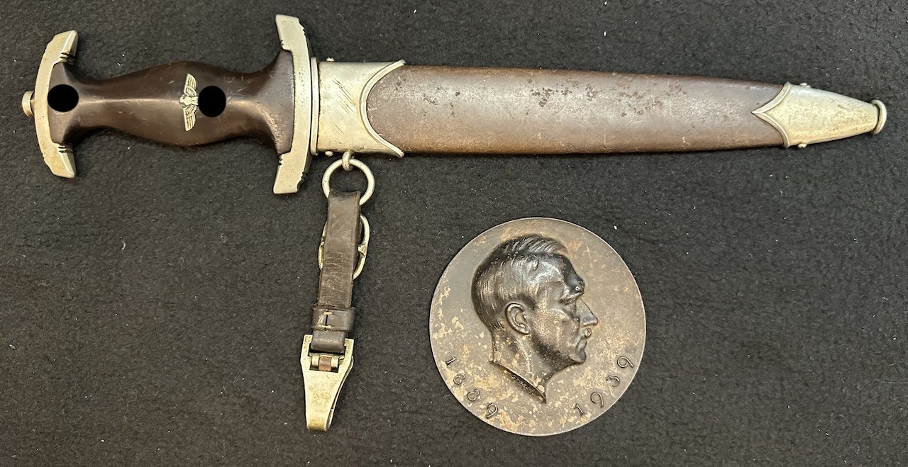 SA Dolch mit Medaillon - F. Herder A.S. Solingen – Bild 1