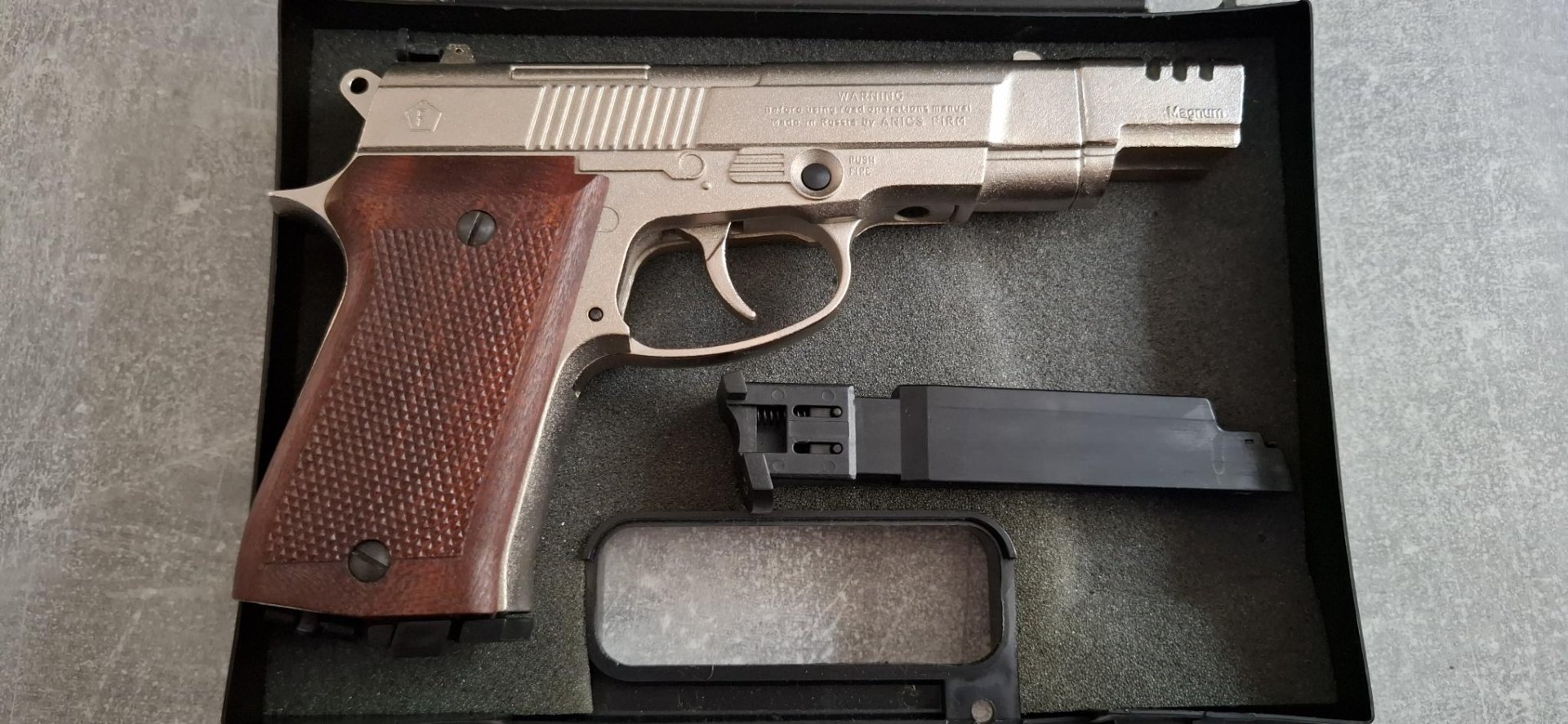 Anics A-101 Magnum CO2-Luftpistole, 4,5 mm, mit Koffer und Ersatzmagazin – Bild 2