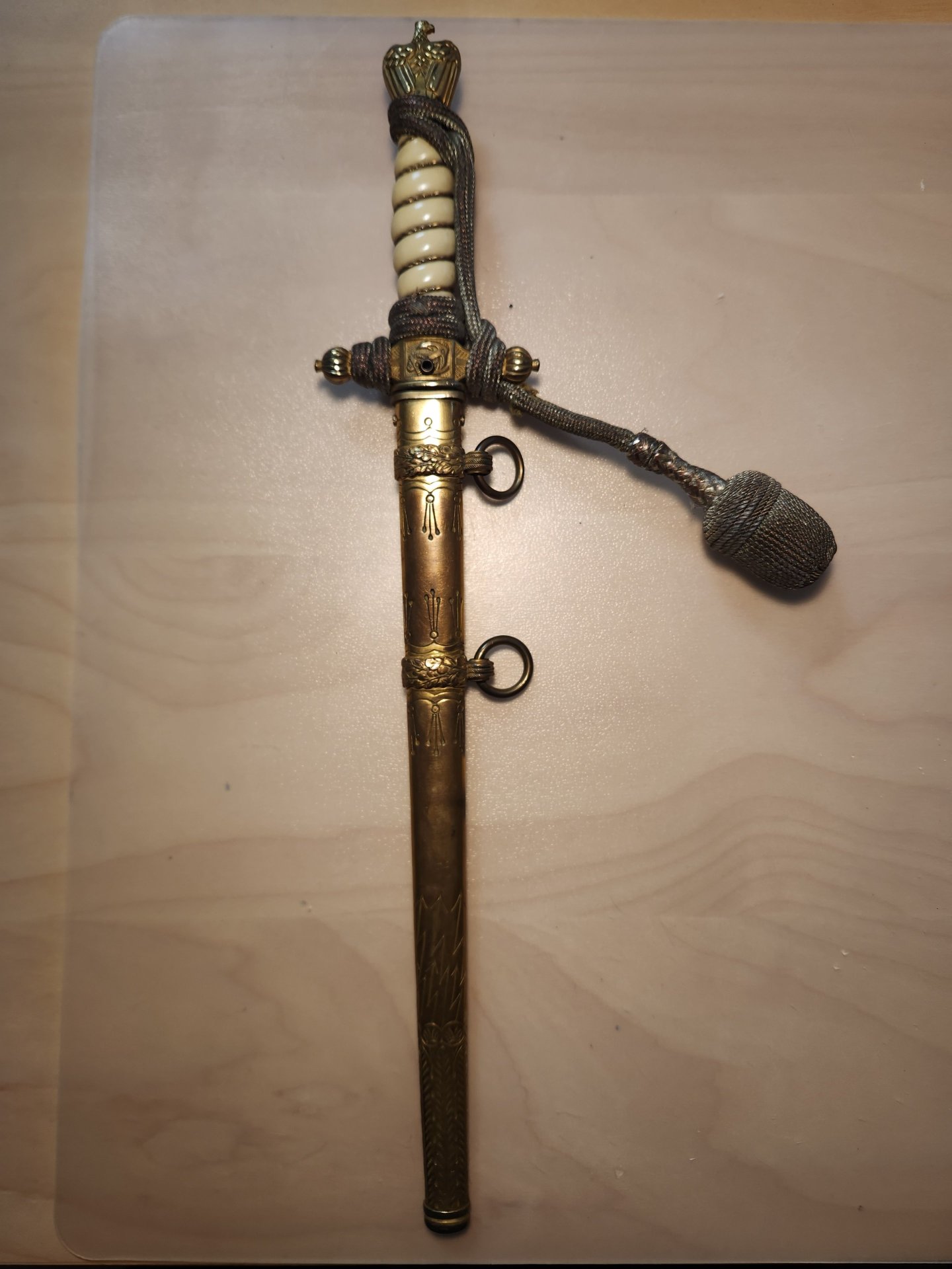 Kriegsmarine-Offiziersdolch (Modell 1938) inkl. Urkunde – Bild 2