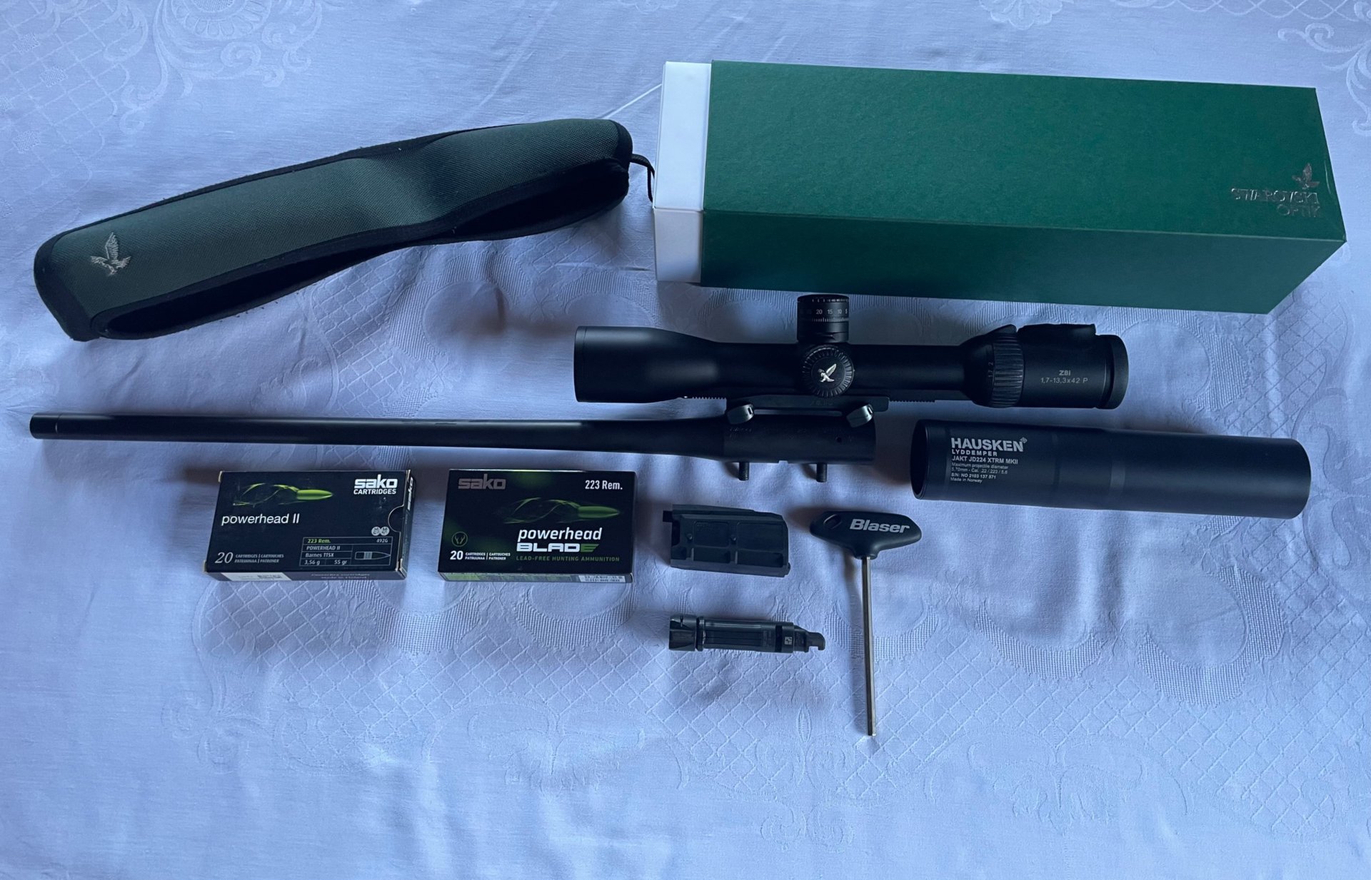 Blaser R8 Wechsellauf .223 Rem. Swarovski Z8i 1.7-13.3x42 P SR 4A-I Blaser Sattelmontage – Bild 1
