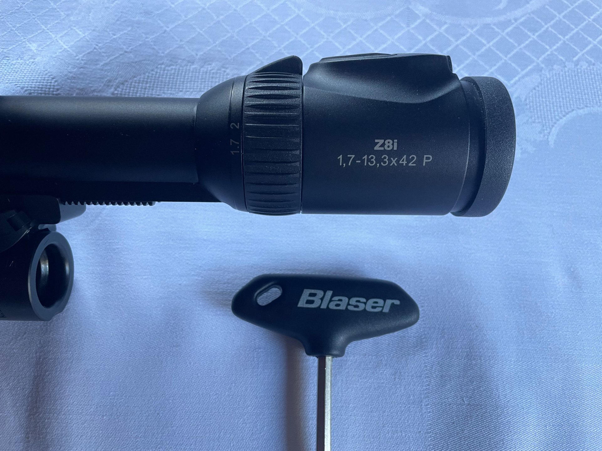 Blaser R8 Wechsellauf .223 Rem. Swarovski Z8i 1.7-13.3x42 P SR 4A-I Blaser Sattelmontage – Bild 4