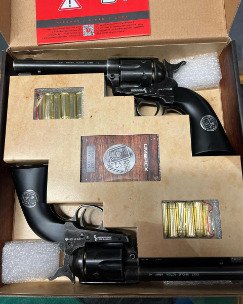 Colt CO 2 Revolver Double Aces Duel Set – afbeelding 2