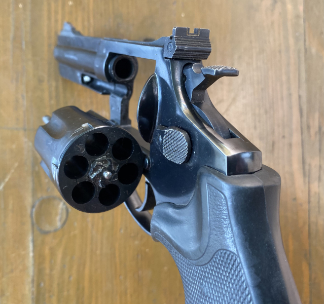 Fangschußrevolver Rossi .357Mag .357 Magnum 4"-Lauf – Bild 3