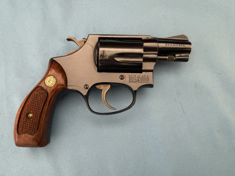 Revolver Smith & Wesson Mod. 36 Chiefs Special - .38 Spezial - Stubsnase - EXLT – Bild 2