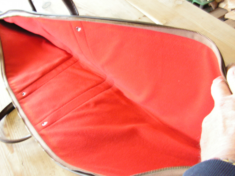 Hochwertige unbenutzte Gewehrtasche, feines rotes innenleben – slika 2