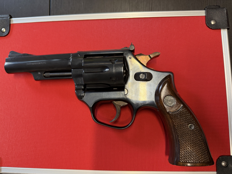 Astra Revolver Kaliber .357 Magnum – 4 Zoll Lauf – Neuwertiger Zustand – Bild 2