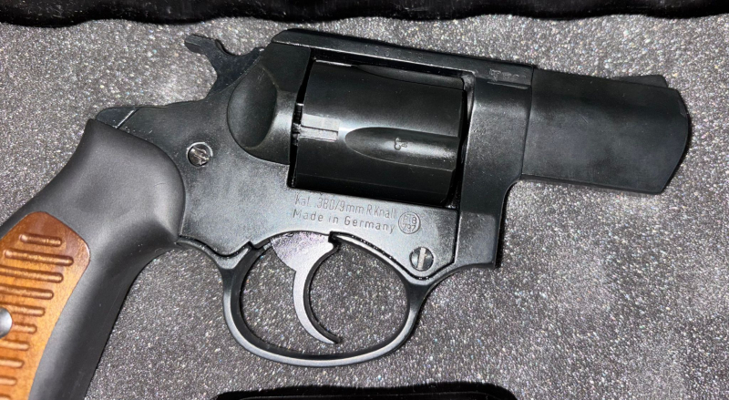 Schreckschuss Revolver ME 38 Compact, PTB 797, Kaliber 9mm R, evtl. Ungeschossen + Koffer usw. – Bild 2