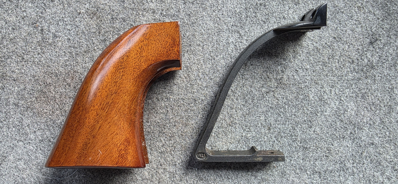 Original Uberti SAA Griffrahmen mit Griffschalen – Neuwertig – bilde 3