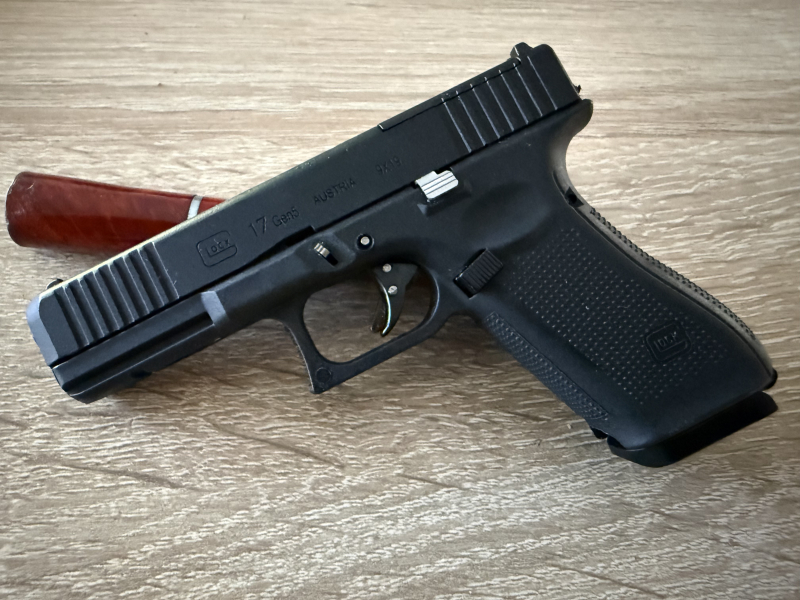 Modelgun Glock 17 Gen 5, Maßstab 1:2 NEU mit Dummypatronen, Federset und Case – slika 3