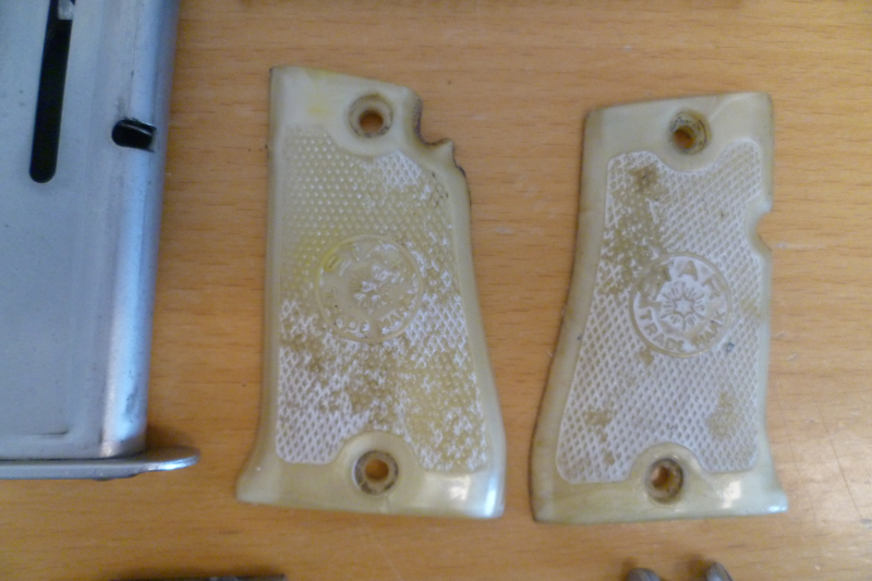 Konvolut freie Ersatzteile und Magazin Star Lancer .22lr. – Bild 3