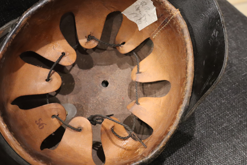 Lederhelm preußische Form 1890 Bischofsdrohn – Bild 3