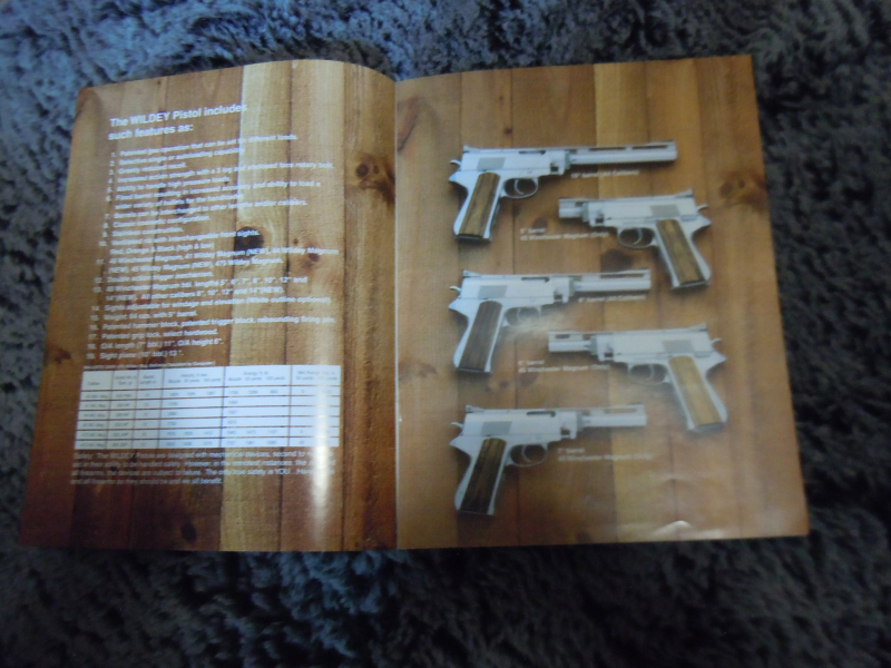 Wildey .45 Win Mag original Prospekt – Bild 2