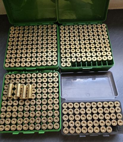 550 Hülsen .44 Rem. Magnum mit 4 Patronenboxen – Bild 2