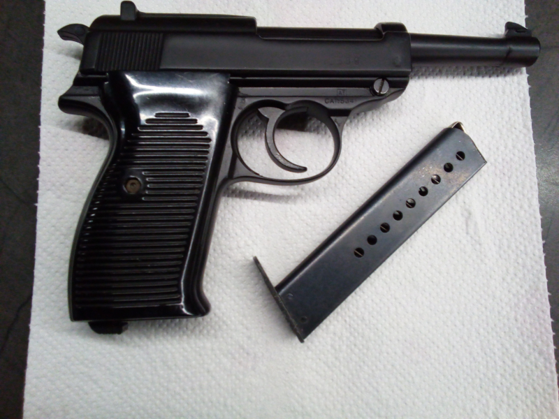 Biete eine Automatic Pistole Modell ME 38.P.KALIBER 8MM.KNALL – Bild 2