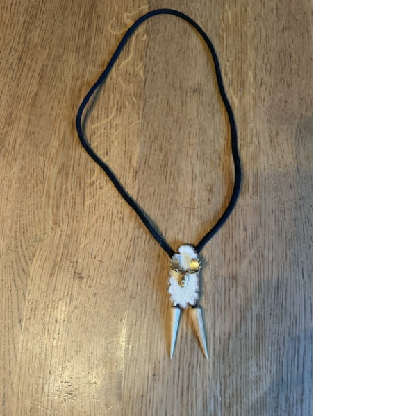 Bolokrawatte mit goldenem Elchkopf auf Geweihplatte und echten Elchgeweihspitzen - Jagdschmuck – Bild 4