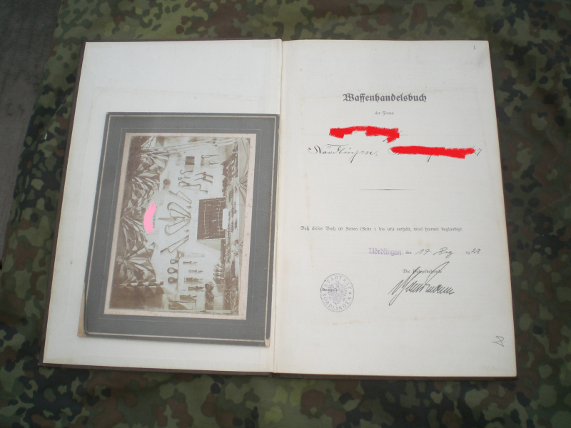 Antiquarisches Buch: Rarität altes Waffenhandelsbuch von 1928 – Bild 2