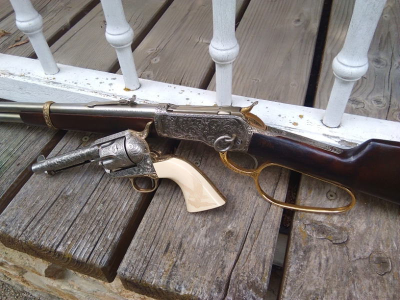 John Wayne Winchester und Colt SAA – zdjęcie 4