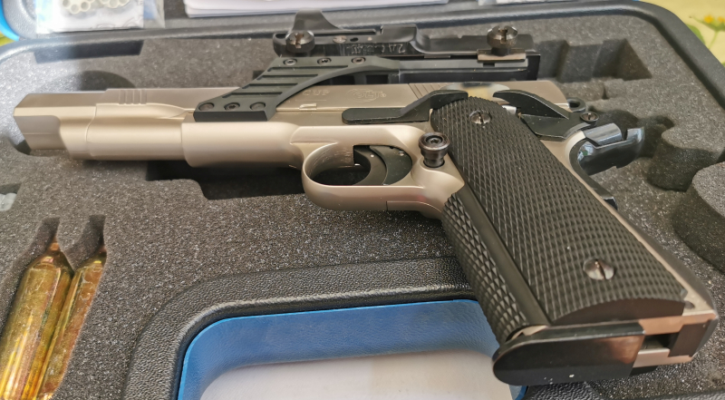 Luftpistole Colt 1911 A1 "Gold Cup" mit Kompensator und Rotpunkt-Visier – Bild 6