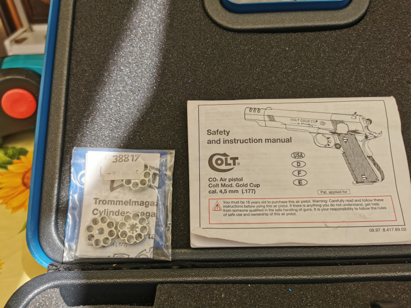Luftpistole Colt 1911 A1 "Gold Cup" mit Kompensator und Rotpunkt-Visier – Bild 3