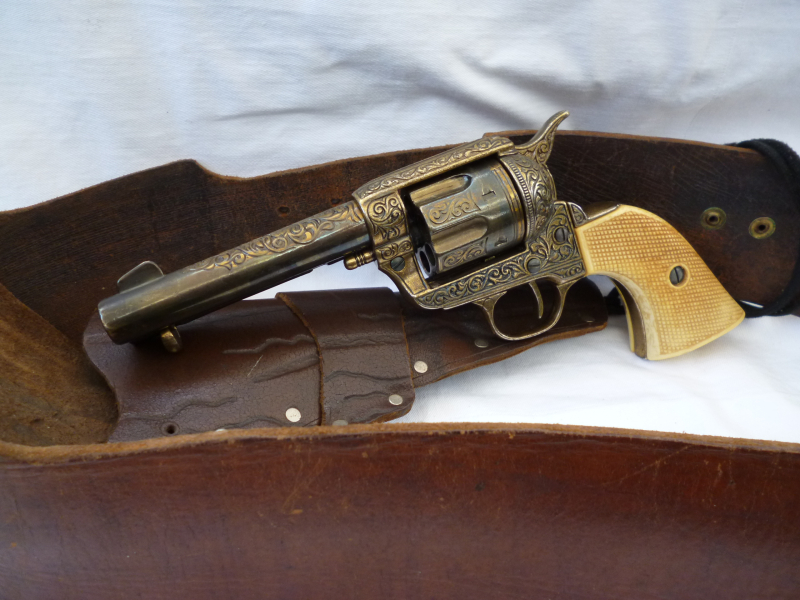 Western Holster mit Colt-Deko – attēls 4