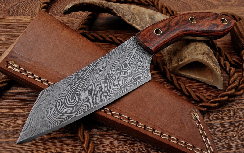 Handgeschmiedetes Damastmesser / Jagdmesser mit Pakka-Holzgriff Und Lederscheide – billede 2
