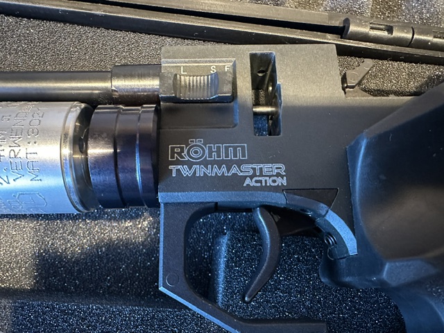 Röhm Twinmaster Action Pressluftpistole Kal. 4,5 mm (.177) inkl. Koffer und Zubehör – Bild 2