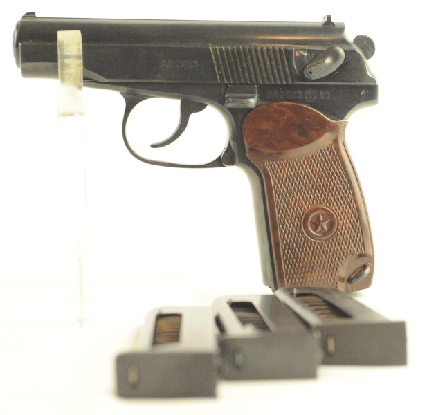 Original Makarov Pistole ; 9mm ; 3 Magazine und Holster – Bild 1