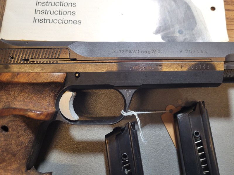 SIG Hämmerli P240 .38 SPL WC Swiss Made Magazine Nill Griff – Bild 2