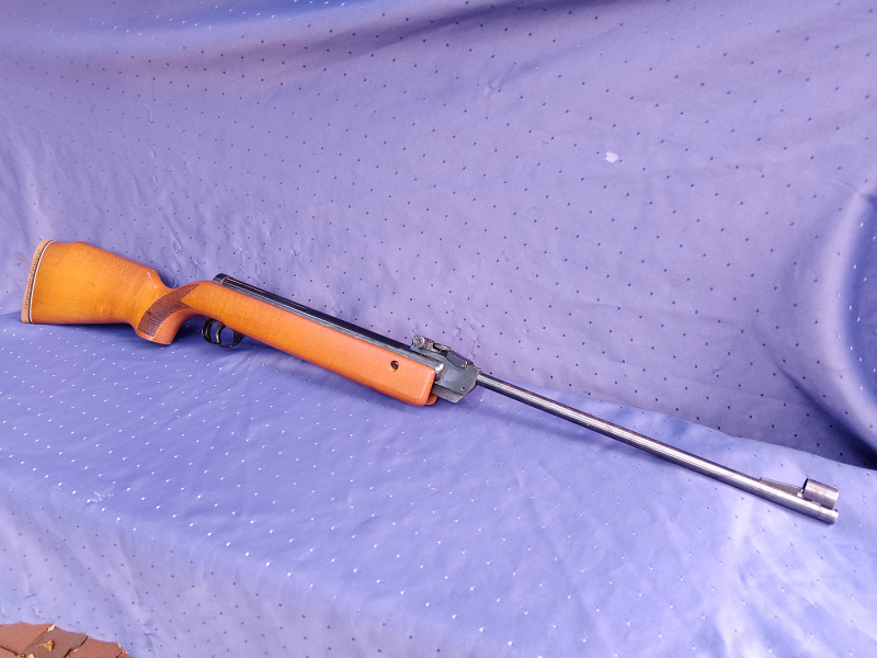 UMA Modell 61 im cal.5,5 mm **Made in Great Britain**Hersteller Milbro (Milard Brothers)** – Bild 2