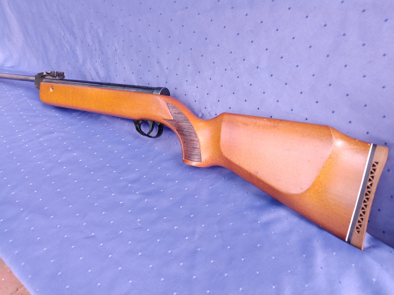 UMA Modell 61 im cal.5,5 mm **Made in Great Britain**Hersteller Milbro (Milard Brothers)** – Bild 5