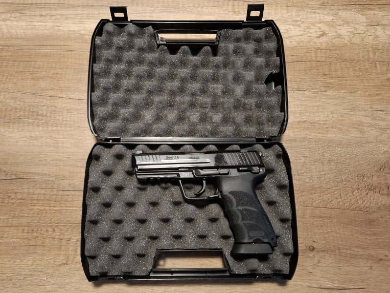 H&K .45 Pistole – 1. kép
