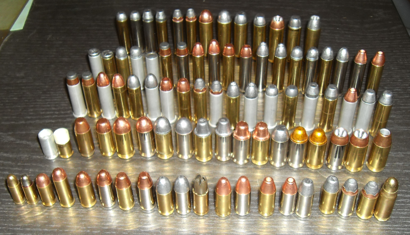 75 teiliger Dekopatronensatz Kurzwaffe von .22lfb bis .44-40 WCF – Bild 1