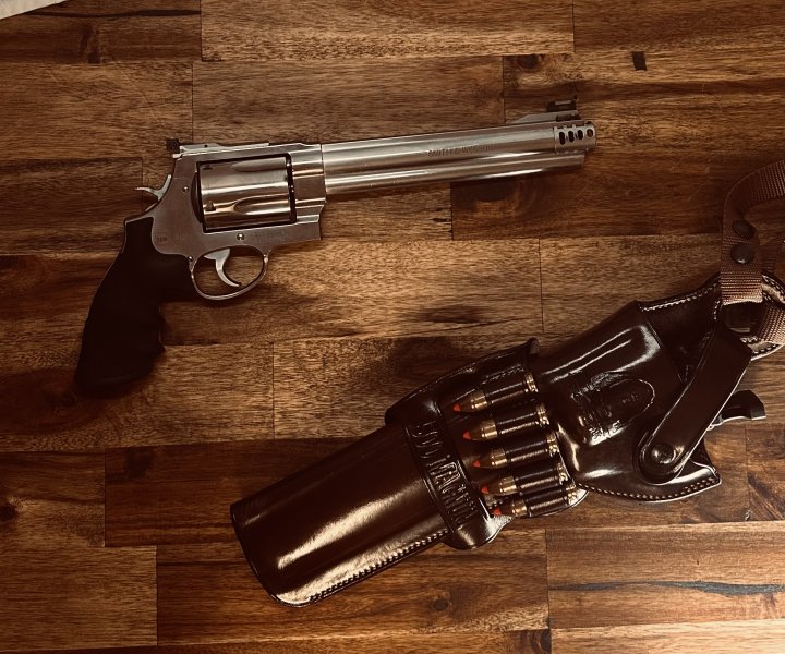 Smith & Wesson Model 500, .500 S&W Magnum, 8 3/8 Zoll, mit Brustholstersystem für Linkshänder – Bild 1