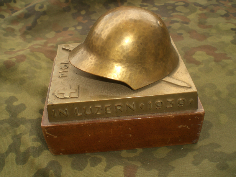 Wehrmannstich 1939 Luzern Schreibtischdeko mit Stahlhelm – Bild 3