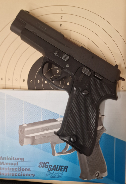 Neuwertige SIG Sauer P220, cal 9mm Luger – Bild 1