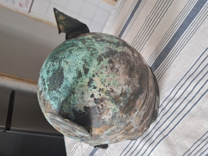 mittelalterlicher antiker Bronzehelm – Bild 5