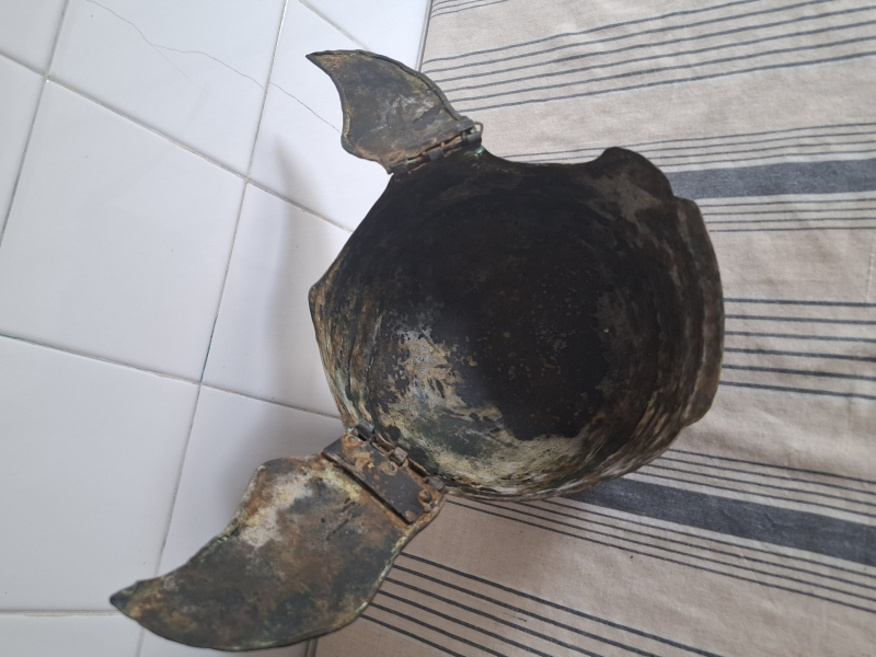 mittelalterlicher antiker Bronzehelm – Bild 6