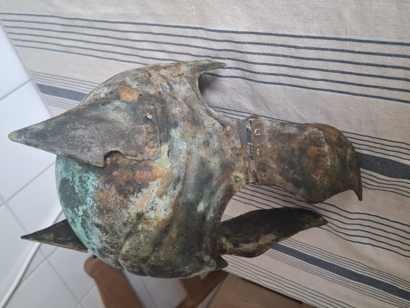 mittelalterlicher antiker Bronzehelm – Bild 3