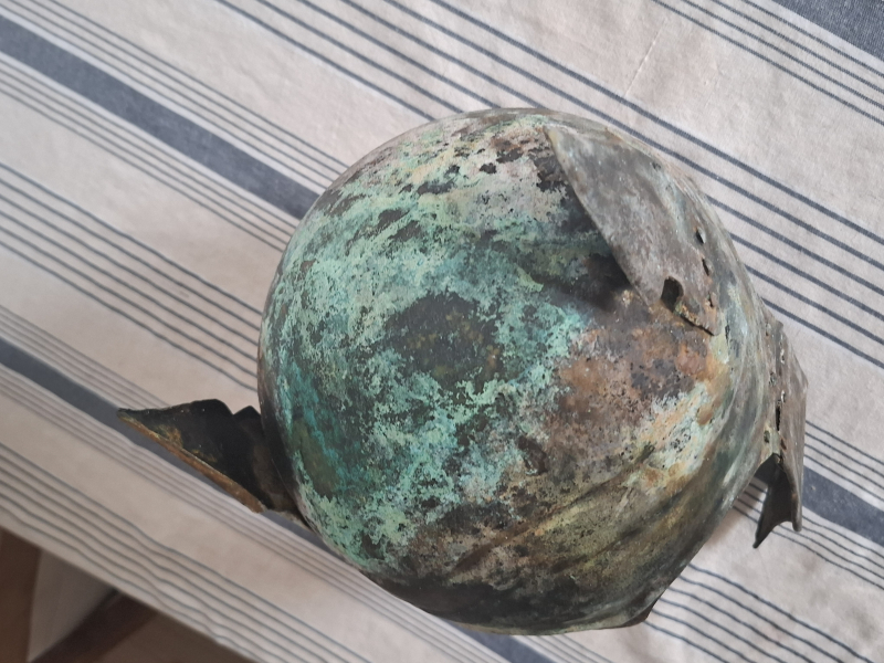 mittelalterlicher antiker Bronzehelm – Bild 4
