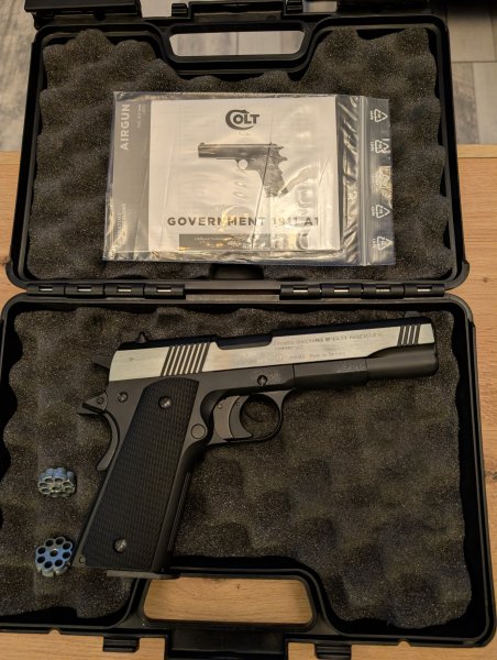 Colt government 1911 A1 CO 2 Pistole 4,5mm Diabolo DARK ops – slika 2