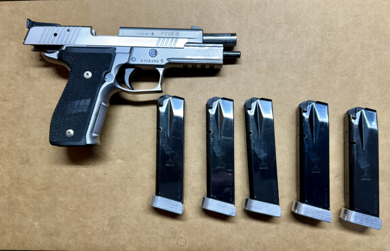Sig Sauer x-Five Allround Mod. 226 in 9 mm Luger mit 5 Magazienen – Bild 3