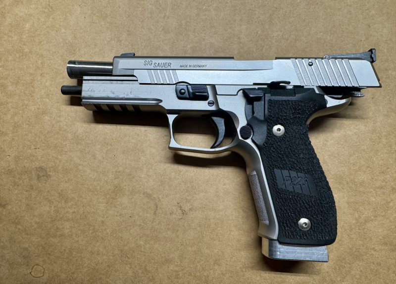 Sig Sauer x-Five Allround Mod. 226 in 9 mm Luger mit 5 Magazienen – Bild 2