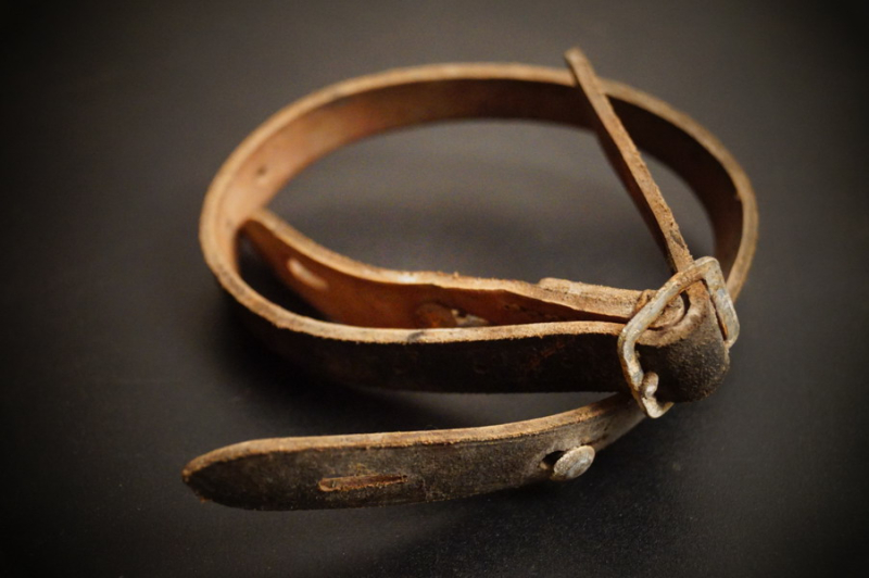 Stahlhelm Kinnriemen, m40/m42, wk2, Hersteller – Bild 1