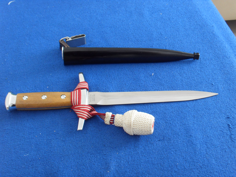 Original Schweizer Offiziersdolch VICTORINOX VICTORIA ELSENER Modell 1943 (M43) – Bild 2