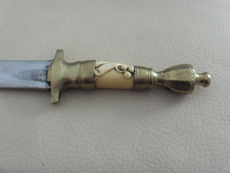 Jagdmesser Handarbeit ?, Messing und ? ? Griff , Lederscheide ,Sammler Messer ? – Bild 4