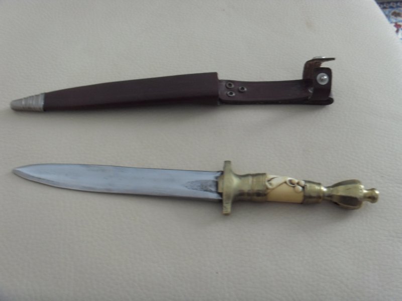 Jagdmesser Handarbeit ?, Messing und ? ? Griff , Lederscheide ,Sammler Messer ? – Bild 1